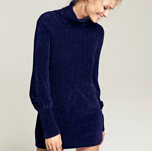 Free People Sweaters - Free People New Moon Chenille Tunic
Sweater M